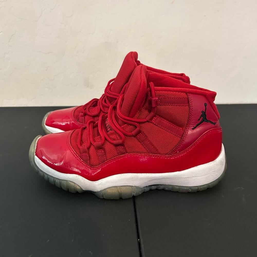 Size 6.5 - Jordan 11 Retro High Win Like '96